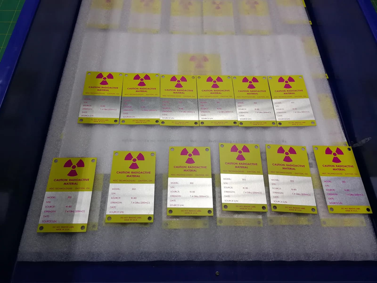 ป้ายพื้นที่รังสี (Radiation Area Sign) — อลูมิเนียม · พิมพ์ UV