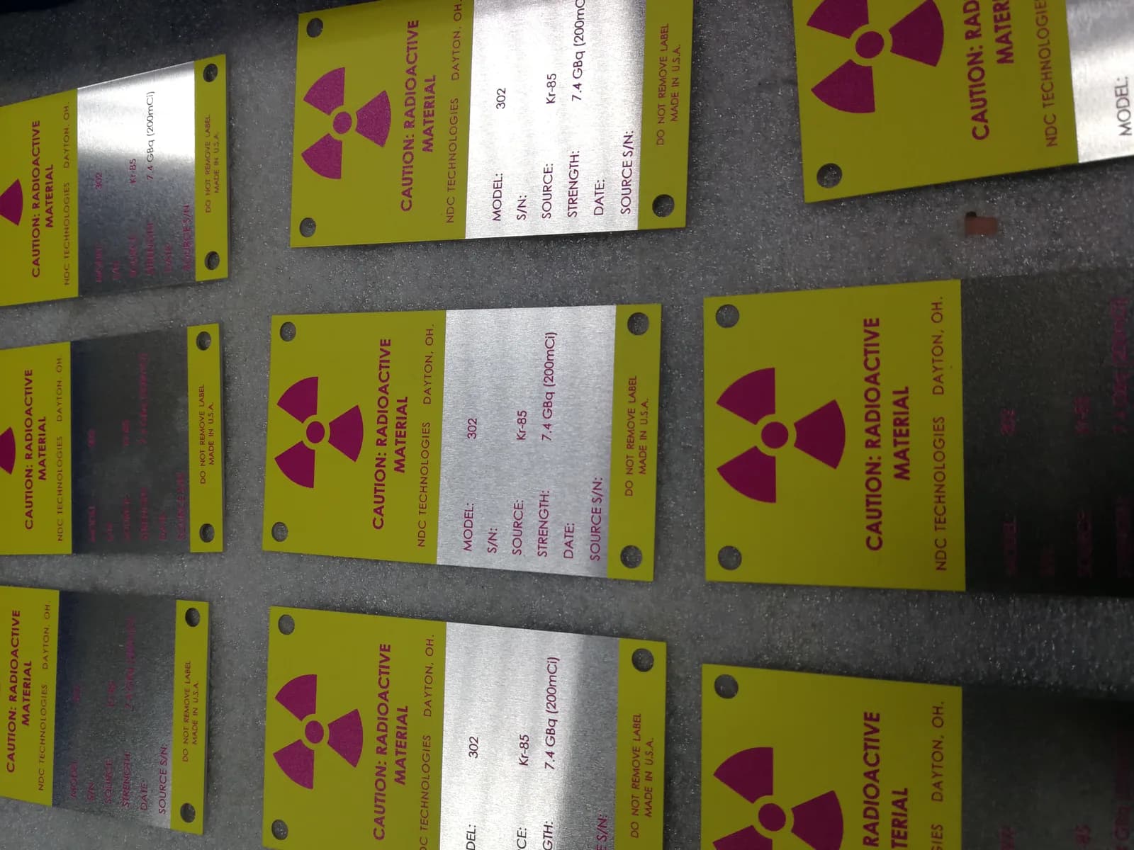 ป้ายพื้นที่รังสี (Radiation Area Sign)